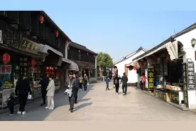西塘古镇的美食街，在这吃了个饭！视频封面