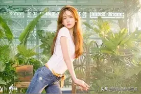 林志玲身材真好，这么紧的牛仔裤也穿得下，同龄阿姨可驾驭不了图片