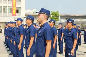 帅气！全市政府专职消防员统一换装啦图片