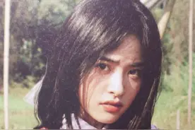 沈月复古手机壁纸，强烈的初恋感，洋溢着清新的少女气息图片