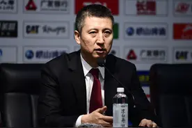 三次错判主导闹剧，镜头下裁判做法寒心，郭士强句句在理难处罚图片