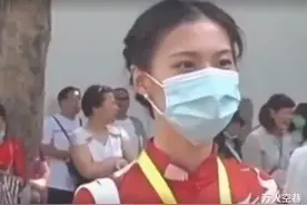 “最美高三班主任”火了！为学生买五套旗袍陪考，我承认我心动了图片