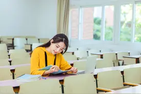 一对恋人考取清华，励志浪漫的爱情告诉我们，真爱的力量如此强大图片