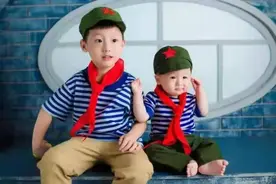 军营版“爸爸去哪了？”图片
