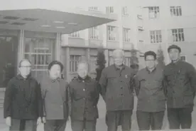 李果珍教授与首台CT进入中国图片