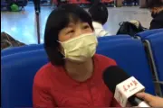 验安全码扫身份证过安全门，武昌火车站乘客按车厢分流进站台图片