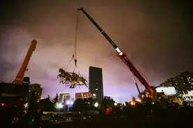 八匹马，搬了图片