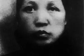 得知母亲逝前连喊石三伢子，毛泽东扶棺痛哭，写下动人心魄祭母文图片
