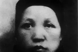 得知母亲逝前连喊石三伢子，毛泽东扶棺痛哭，写下动人心魄祭母文图片