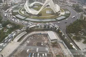升级改造焕然一新  市民吐槽武汉光谷大转盘依旧有些“转不动”图片