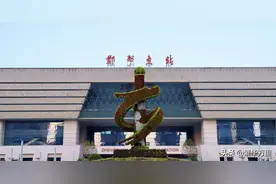中部两大省会城市，郑州和长沙，到底谁的综合实力更强？图片
