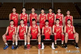 许钟豪被免去队长职务，王治郅对八一男篮的整顿正式开始！图片