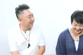 20岁嫁给于谦，做了20年的全职太太，大哥背后的女人真苦图片