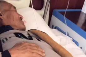 河南70岁老人住院天天吃馒头蘸酱，喝凉水！病友：当儿的不心寒嘛图片
