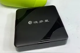 适合老年人的网络电视盒子，老人看直播电视盒子不伤眼图片