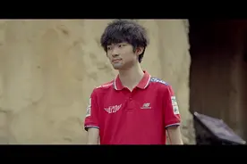 躺赢了一把就请客？铁公鸡faker竟然请队友吃饭！图片
