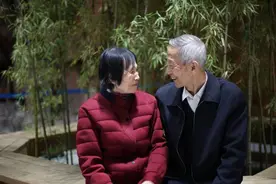 定海神针！走近85岁的刑侦痕迹检验专家崔道植图片