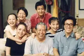 1993年张国荣“辞演”英达情景剧《我爱我家》内幕：起因是宋丹丹图片
