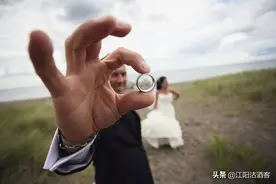 富扣穷大方，我们对穷人和富人的误解和偏见，应该反思了图片