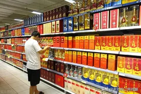 喝白酒是“有益”还是“有害”？专家观点矛盾，酒友：看你怎么想图片