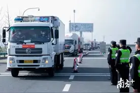 湛江支援湖北医疗队队员登上人民日报：摘下口罩，终于看清你的脸图片