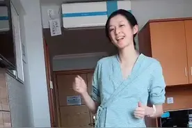 “身材最苗条孕妈”走红，宫口开2指时跳舞催生，网友：身材太好图片