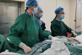 兰大二院西固医院完成首例冠脉光学相干断层扫描（OCT）指导下精准支架植入术图片