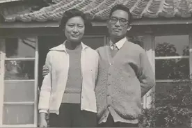 余光中爱上14岁表妹，不顾父母反对娶进门，7年生5子，恩爱61年图片