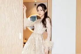 在顶级名媛面前，女星们真是卑微图片