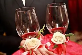 上海人办喜酒，第一道热菜为啥是炒虾仁？上海爷叔告诉你答案图片