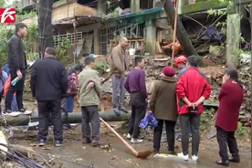 雷暴大风吹倒电线杆，省植物园多颗树木倒伏：暂时闭园视频封面