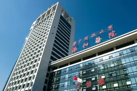 床位超5000张的十大医院：郑大一附院领衔，协和、同济在列！图片