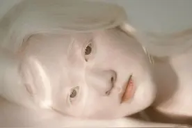 展现心中最完美的自己！越南白化症女孩，仙气美照迷倒众人图片