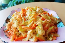 莴笋+胡萝卜这样做，好吃下饭，强心健脾，全家都爱吃，营养美味图片