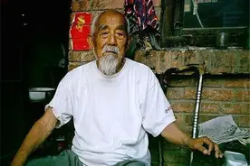 于德元：刀法如神，一口气劈翻13个日军，90岁仍爱练“破锋八刀”图片
