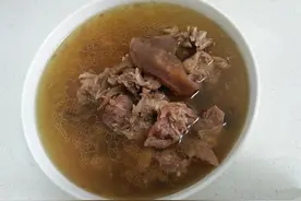 一份食材，做两道菜，一道酸辣可口，一道汤鲜味美，夏日滋补佳品图片