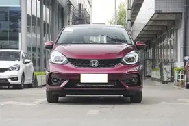 与飞度几乎就名字不同，本田life配1.5L与CVT，可惜没有火图片
