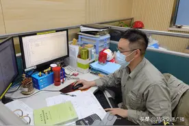 决战“德尔塔”，武汉90后电力调度员自我封闭在岗图片