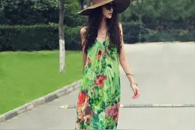 聪明的女人会穿连衣裙，现在都流行这几款，显瘦不贵图片
