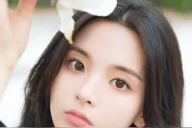 杨超越怼人：仙女的脚不会臭！上一位被说“脚臭”的女艺人也姓杨图片