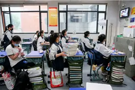 做普通班第一，还是重点班的“凤尾”，资深老师说出答案图片