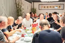 妈妈爱吃素，儿子在大婚之际办了一场素食宴席宴请宾客图片