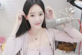 女主播又搞擦边球，直播时突然站起身，直播间瞬间黑屏图片