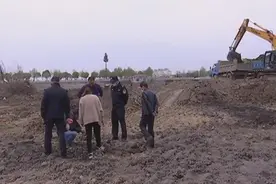 建筑工地挖出古代墓葬 警方火速追回被卖文物图片