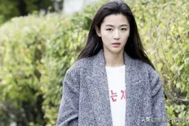 “气场女王”全智贤绝了，一件大衣撑起四部神剧！欧尼太美了图片