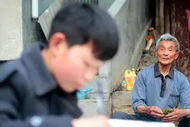为什么城里人有钱也不愿多生孩子，农村人没钱却生的孩子多？图片