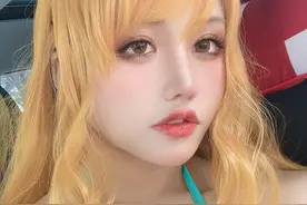 小说：她抱着我又亲又吻图片