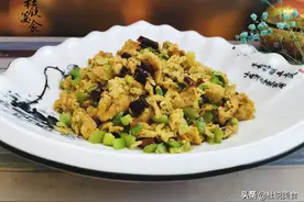 虾酱炒好则鲜炒错则臭，切记“放3样调2种”，炒的虾酱鲜香不腥图片
