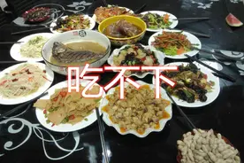 怀孕期间孕吐严重，90后孕妈只能吃得下泡面，宝宝出生后家里乱套图片