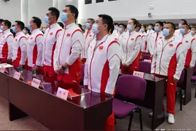 梁靖崑入选奥运名单当陪练！刘国梁吐槽规定，不能手擦球台和吹气图片